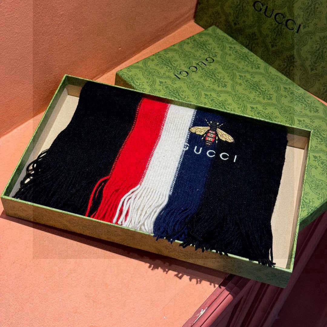 GUCCI 25S SCARF 180 IN CASHMERE 730566