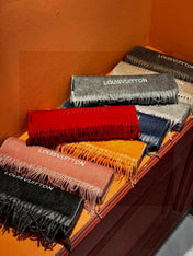 LV SCARF 180 CM IN CASHMERE 730571