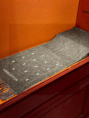 LV SCARF 180 CM IN CASHMERE 730576