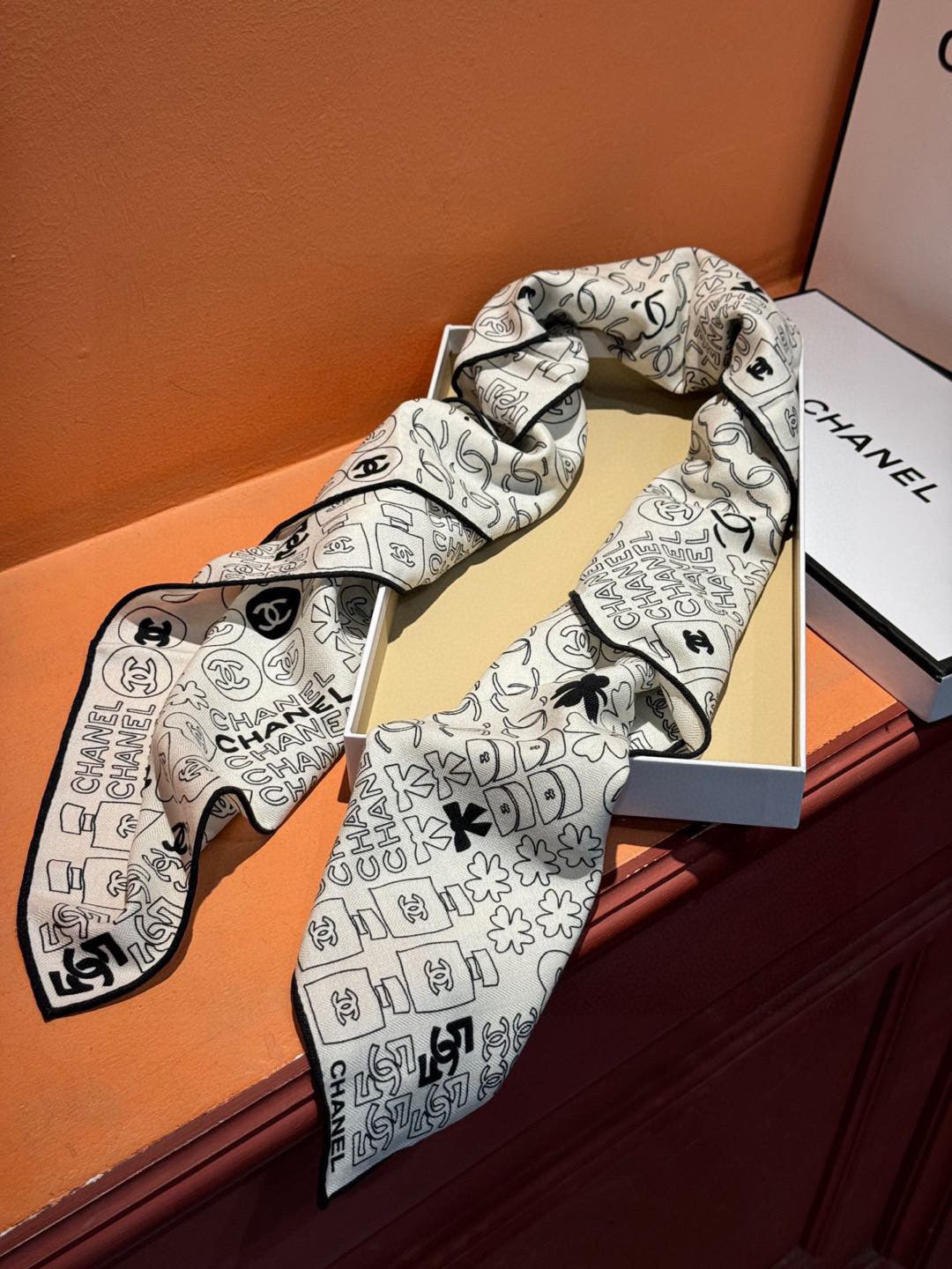 CHANEL 25S SCARF 110 IN CASHMERE SILK 738478