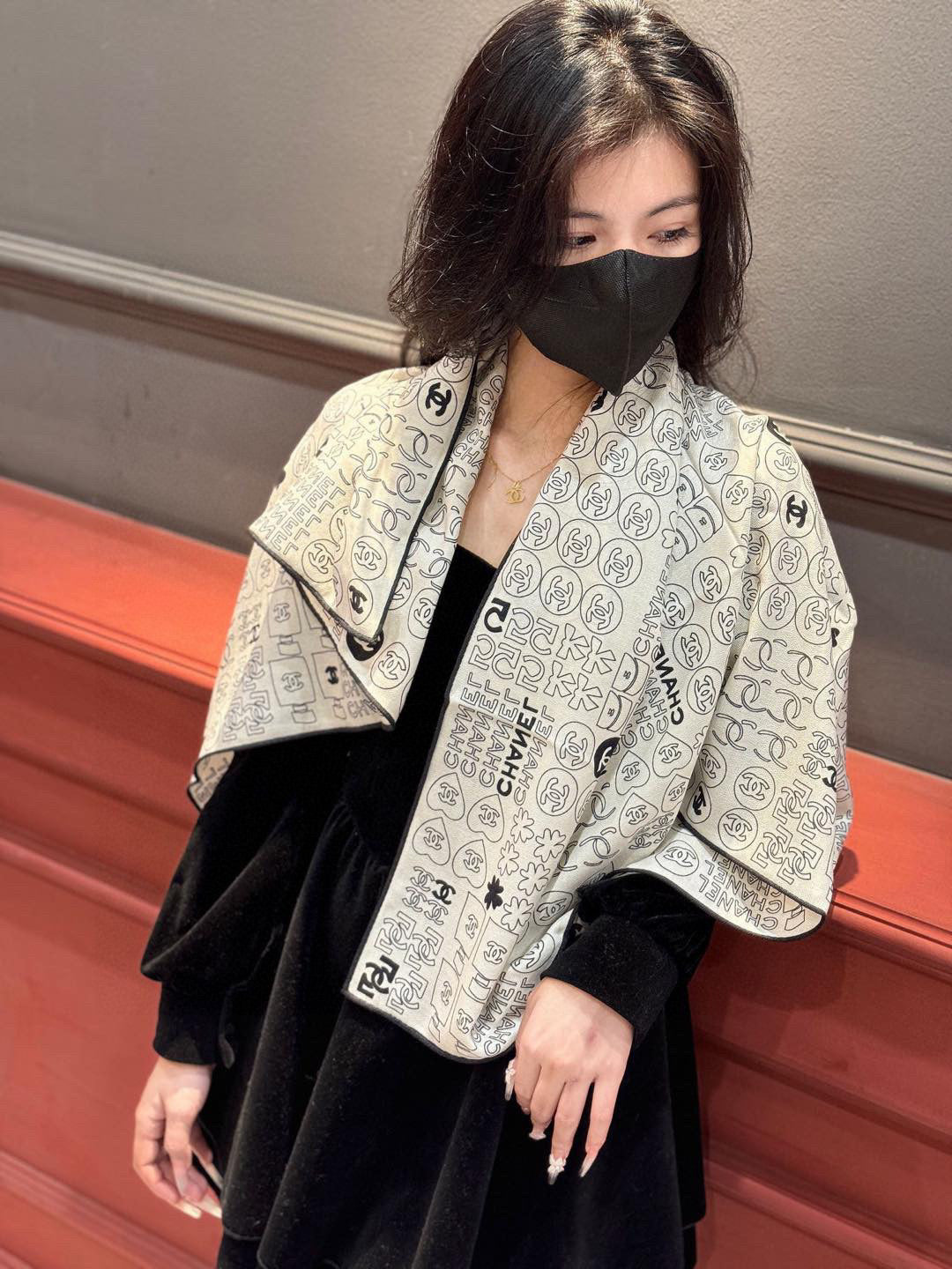 CHANEL 25S SCARF 110 IN CASHMERE SILK 738478