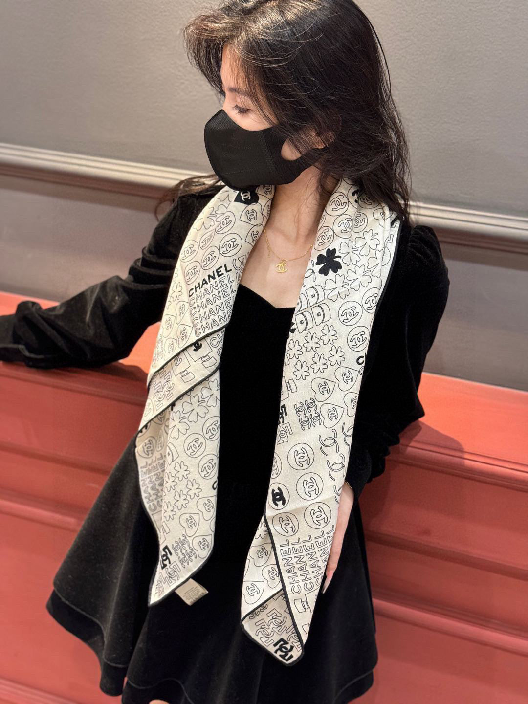 CHANEL 25S SCARF 110 IN CASHMERE SILK 738478