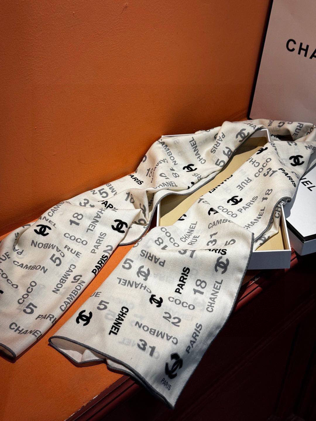 CHANEL 25S SCARF 180 IN CASHMERE SILK 738479