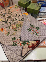 GUCCI 25S SCARF 180 IN CASHMERE 738505