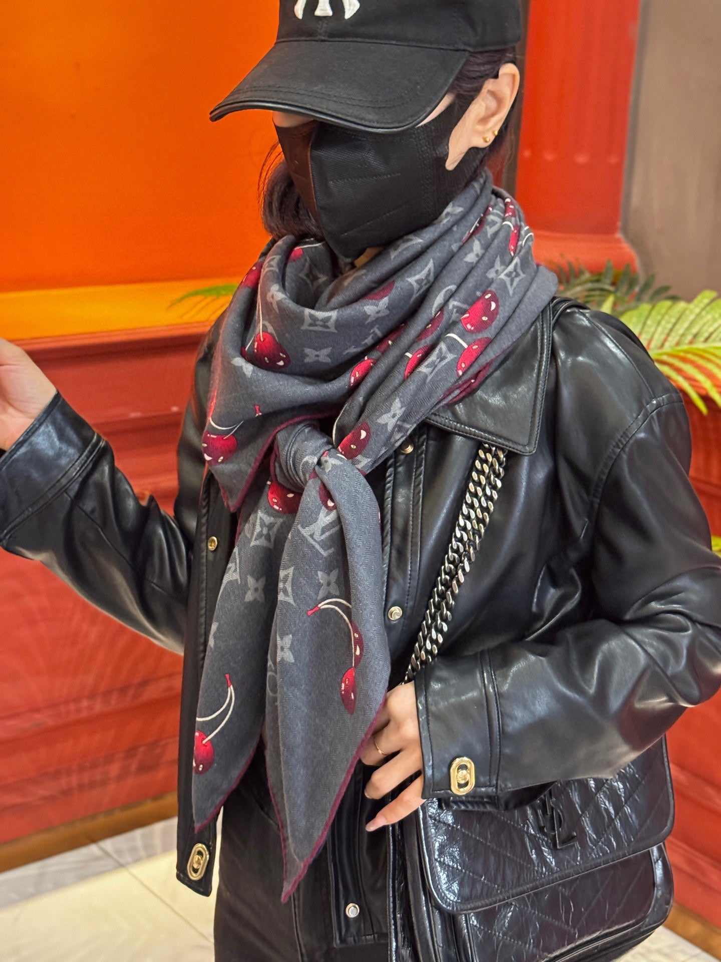 LV SCARF 140 CM IN SILK-CASHMERE BLEND 737268