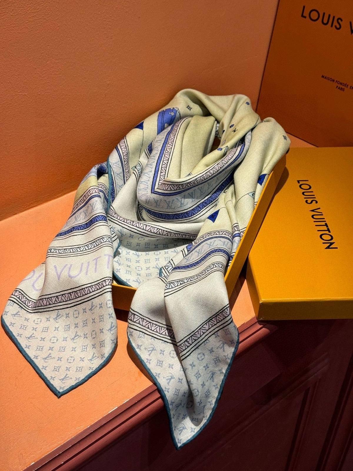 LV SCARF 140 CM IN SILK-CASHMERE BLEND 737274