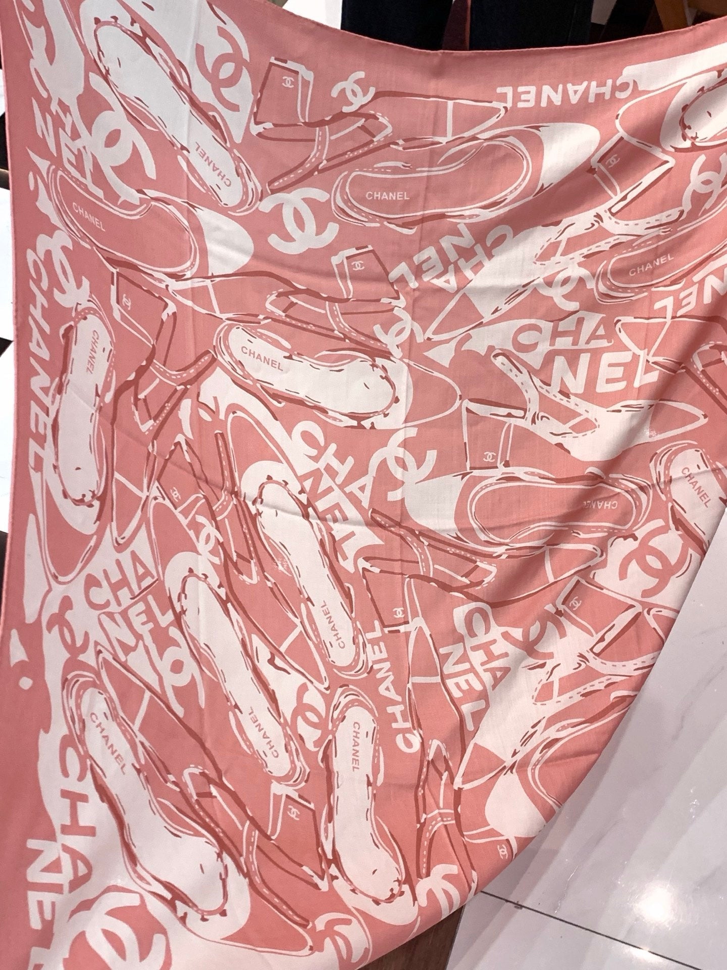 CHANEL 25S SCARF 135 CM IN CASHMERE SILK 941789