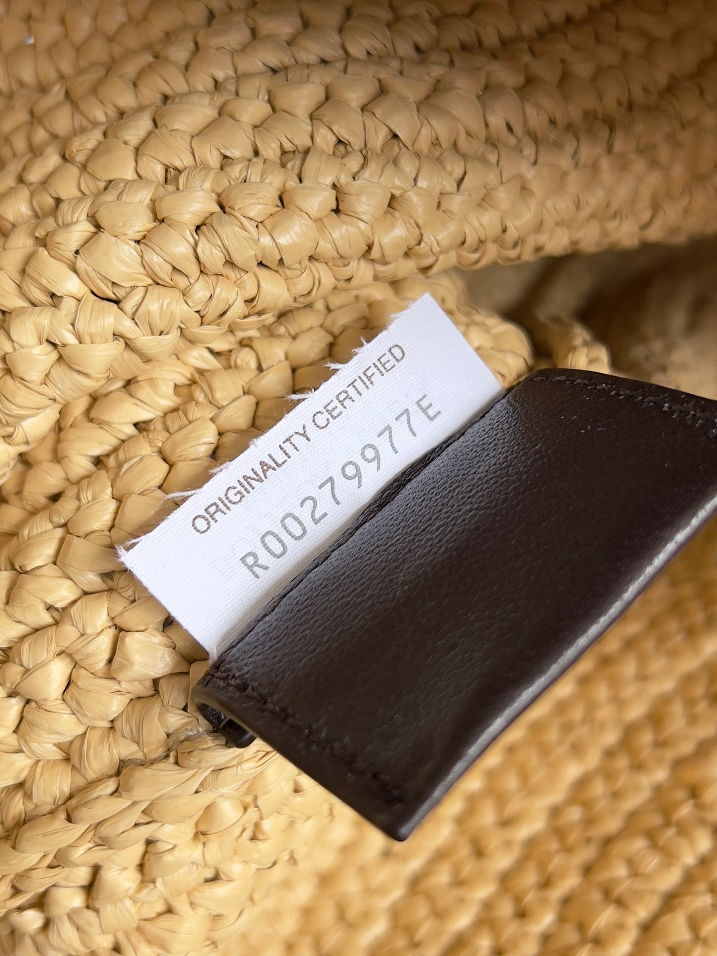 SARDINE CHAIN 33 IN NATURAL RAFFIA