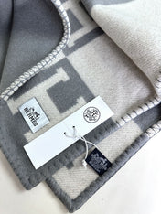 AVALON THROW BLANKET 170 CM IN COOL GRAY CASHMERE 294471