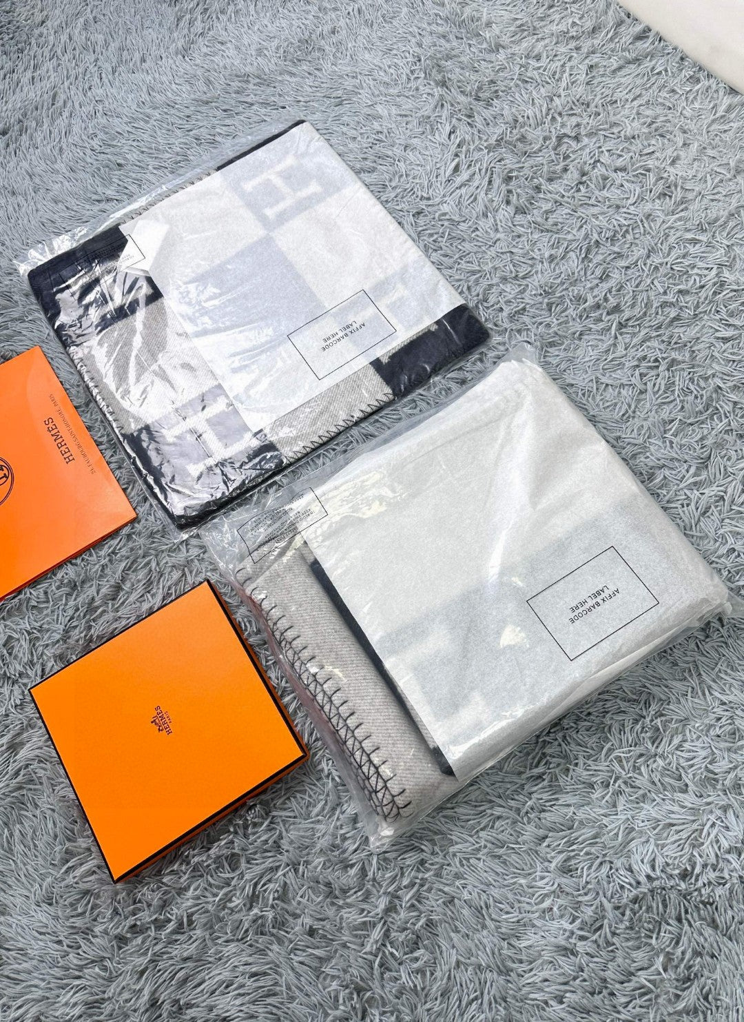 AVALON THROW BLANKET 170 CM IN BLACK CASHMERE 294472