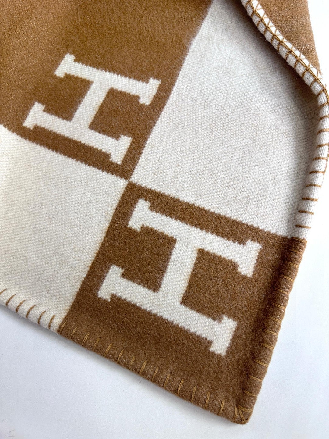 AVALON THROW BLANKET 170 CM IN CIDER BROWN CASHMERE 294473