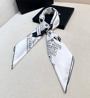 CHANEL 25S SCARF 90 IN SILK 729054