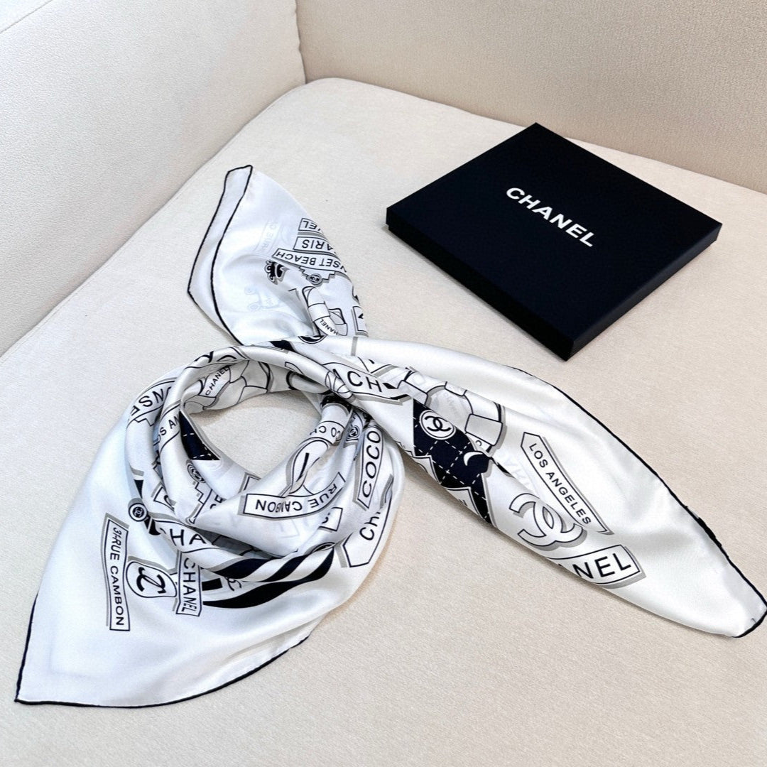 CHANEL 25S SCARF 90 IN SILK 729054