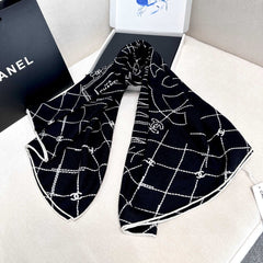 CHANEL 25S SCARF 140 IN CASHMERE SILK 727348