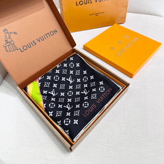 LV SCARF 90 CM IN SILK 721521