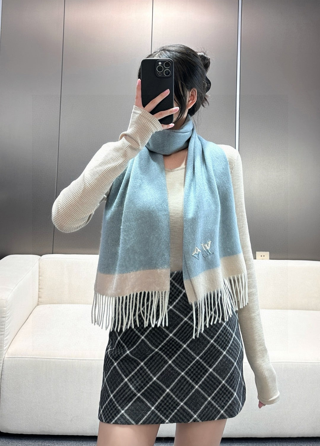 LV SCARF 180 CM IN CASHMERE 700793