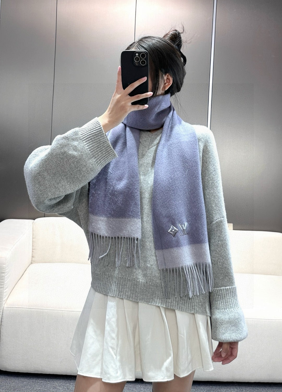 LV SCARF 180 CM IN CASHMERE 700798