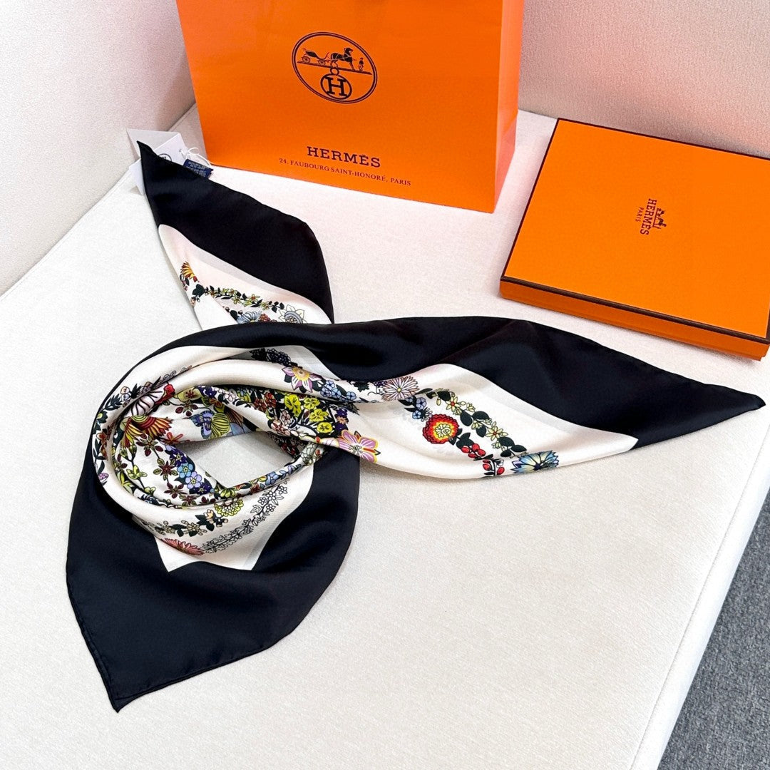 HERMES 25S SCARF 90 IN SILK 732128