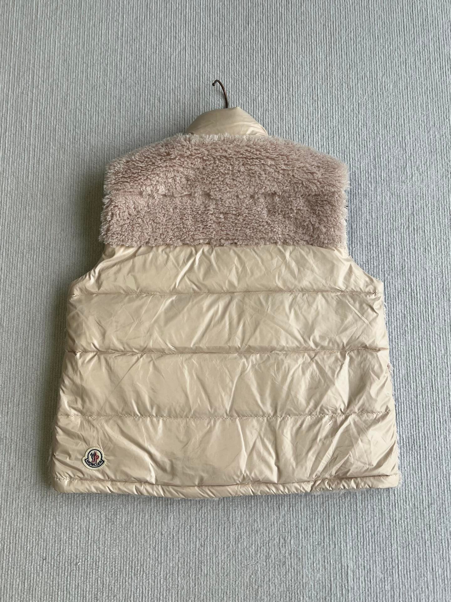 MONCLER 25S DOWN VEST IN LIGHT PINK 044