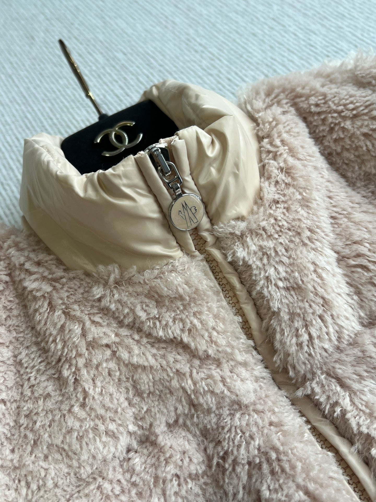 MONCLER 25S DOWN VEST IN LIGHT PINK 044