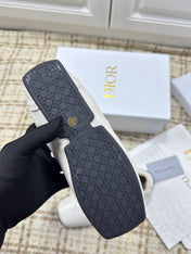 DIOR 26S LOW TOP SNEAKERS IN WHITE CALFSKIN DIOR LOGO