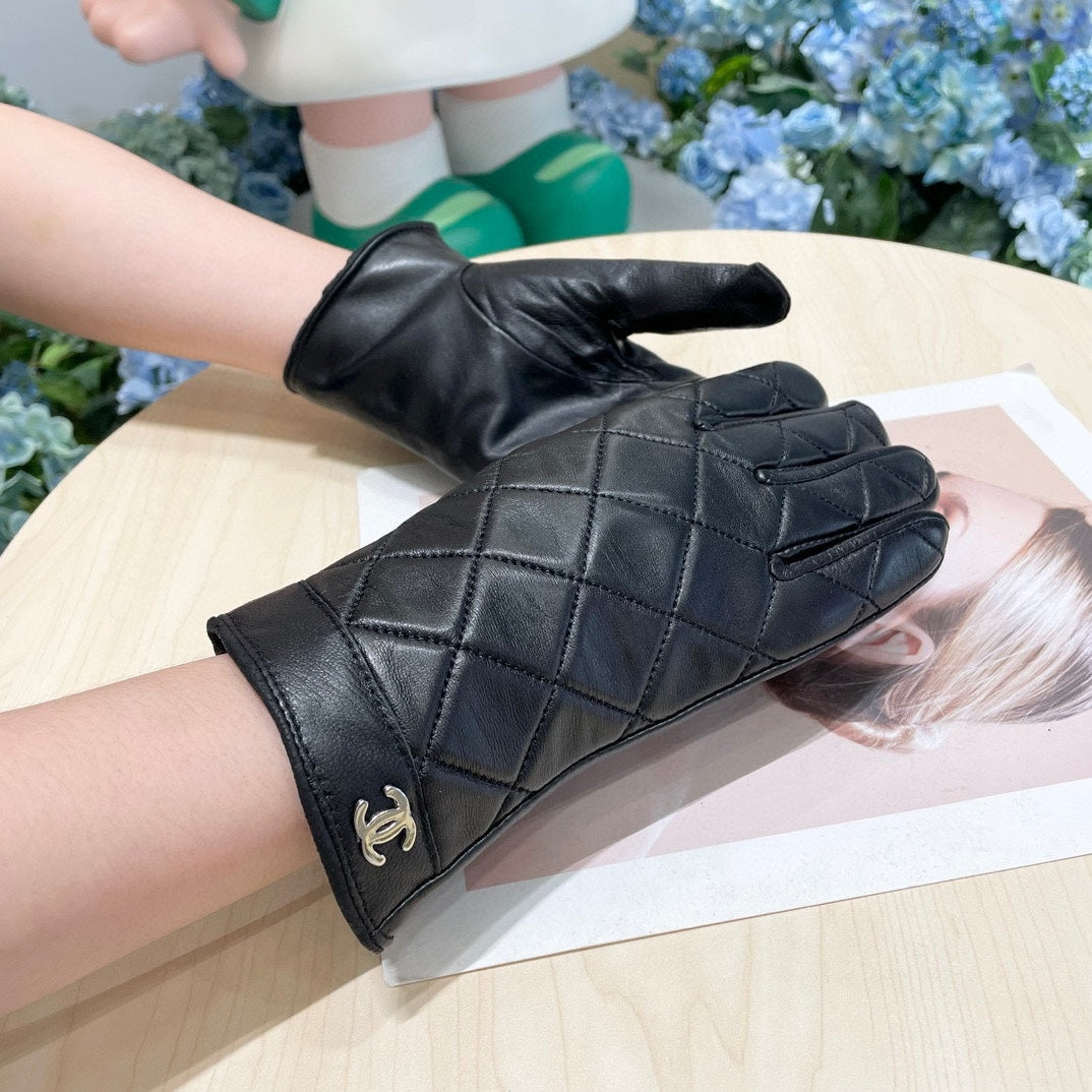 GLOVES IN BLACK CALFSKIN 462420