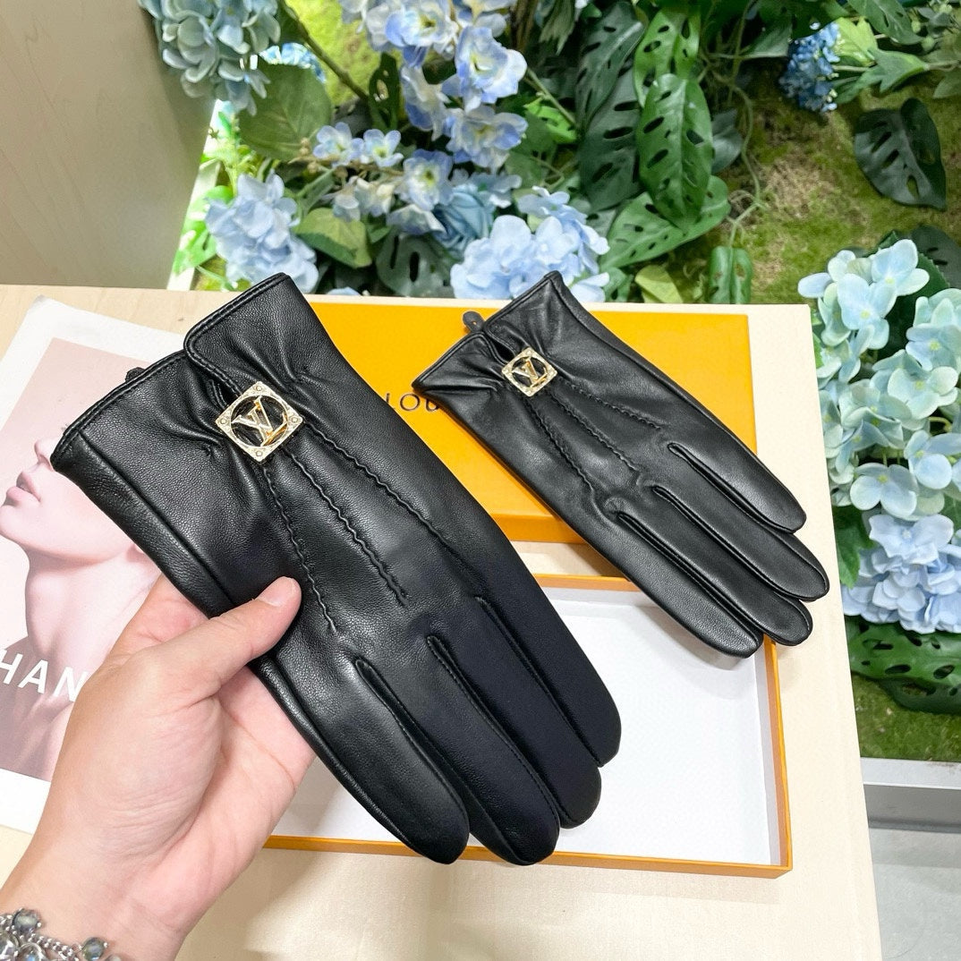 LV GLOVES IN BLACK LAMBSKIN WITH GOLD LOGO 462422