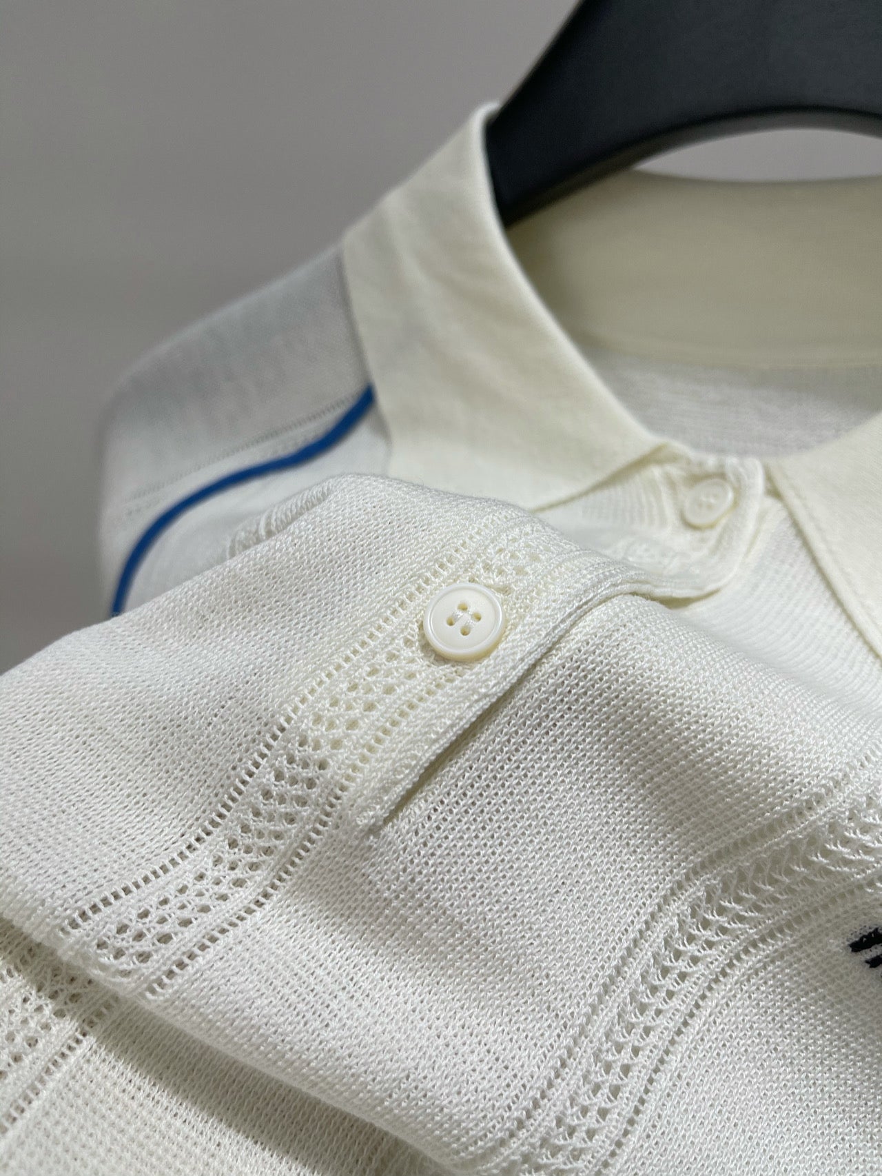 MIUMIU SHORT-SLEEVE RAGLAN POLO SHIRT IN BLUE AND WHITE 267966