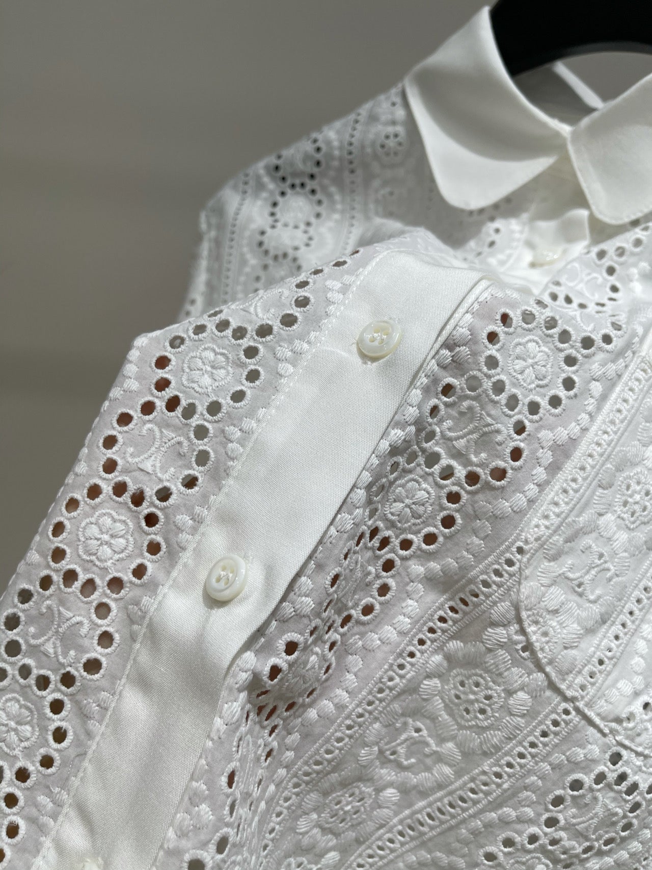 CELINE SHORT SLEEVE CUT-OUT SHIRT 273109