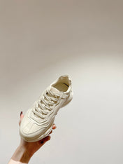 GG RHYTON TRAINER WHITE CALFSKIN WITH NAVY LOGO