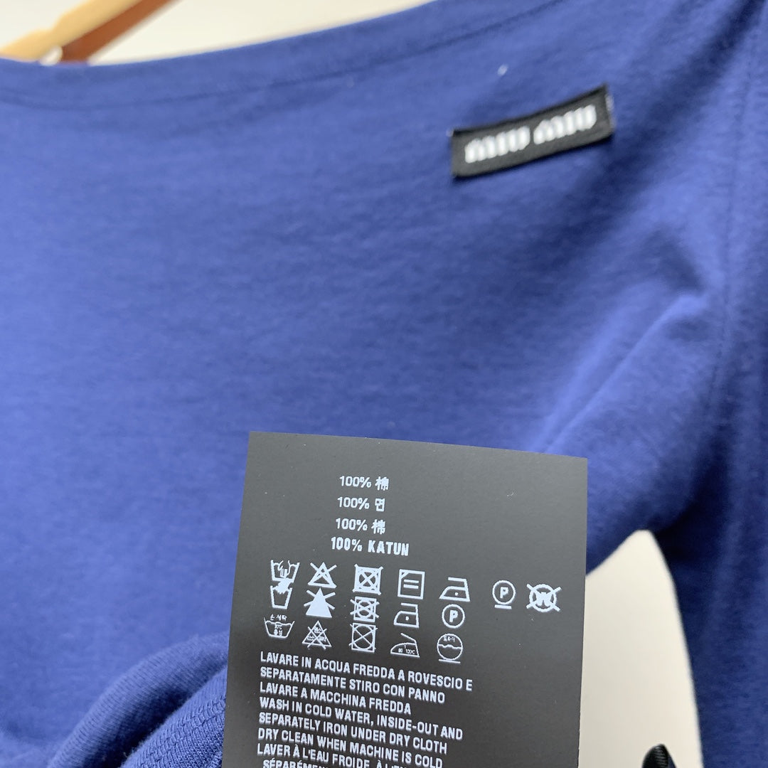 MIUMIU OFF-SHOULDER LOGO T-SHIRT 268133