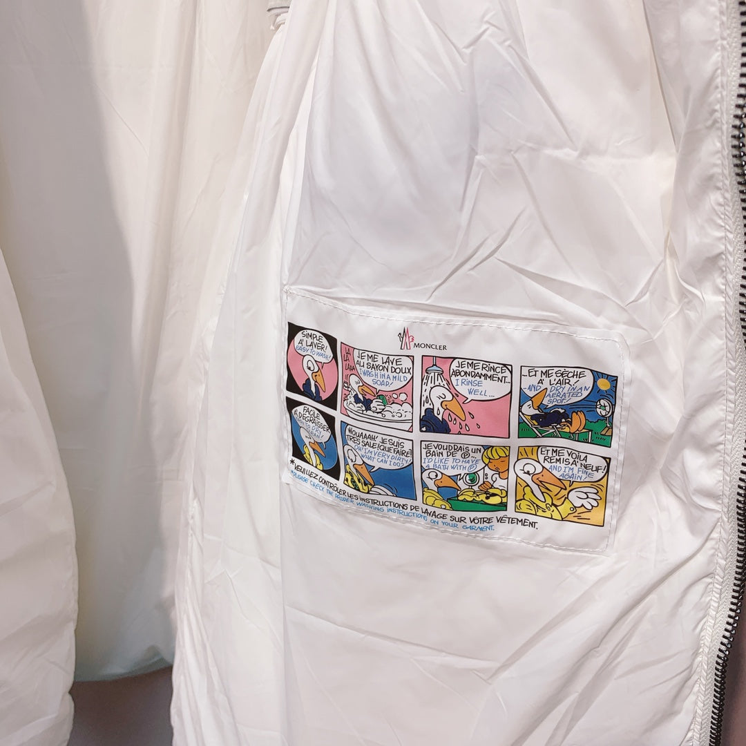 MONCLER 25S COAT IN WHITE 056