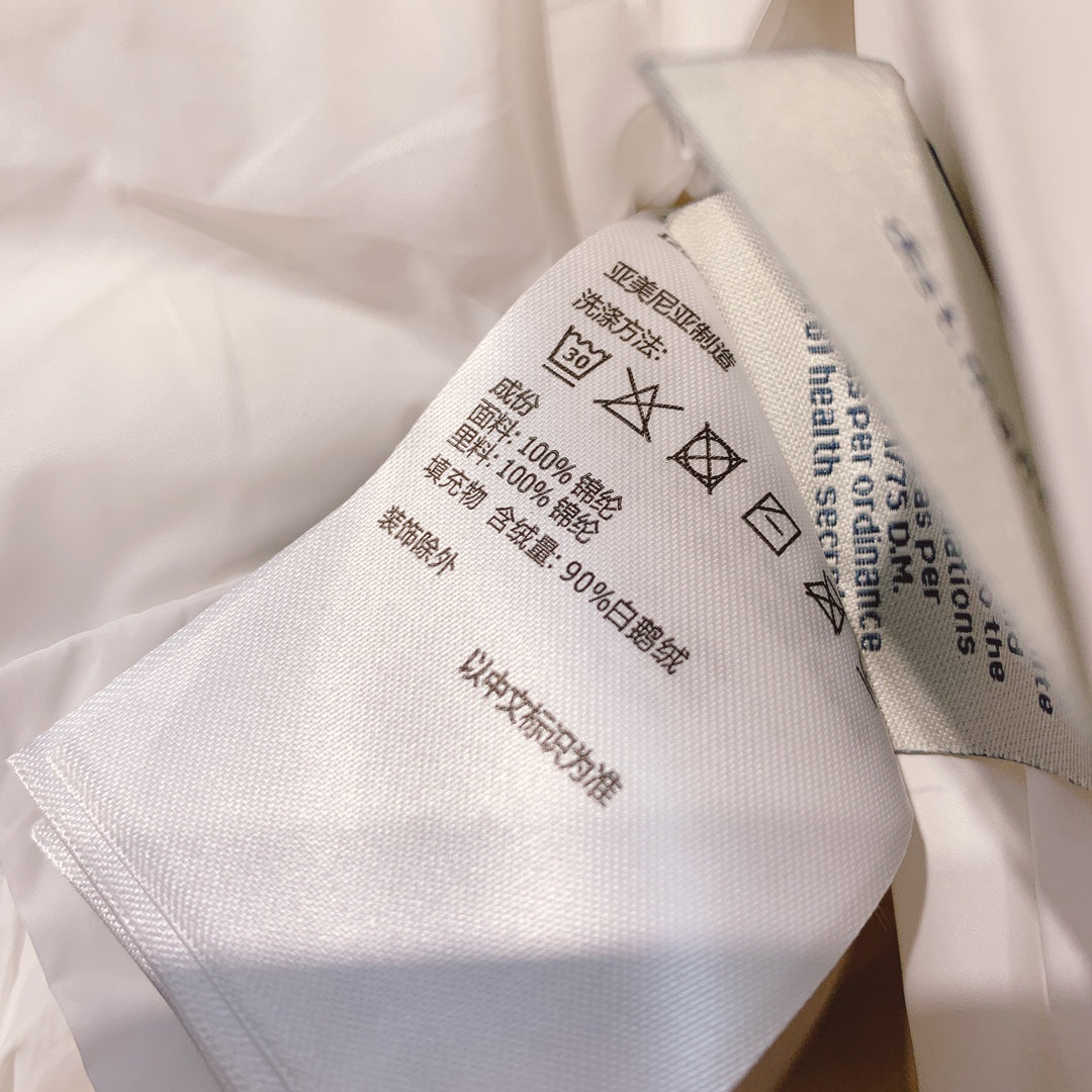 MONCLER 25S COAT IN WHITE 054