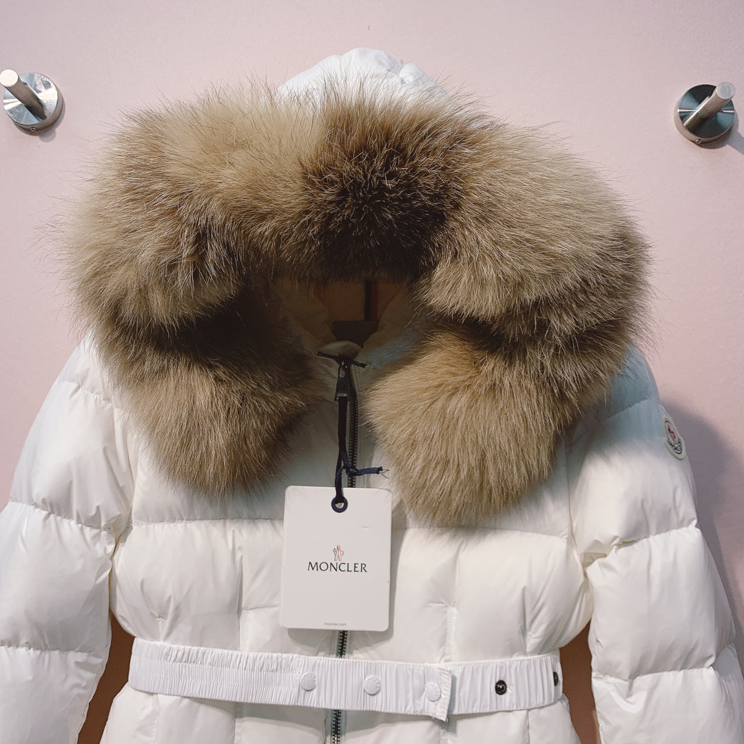 MONCLER 25S COAT IN WHITE 054