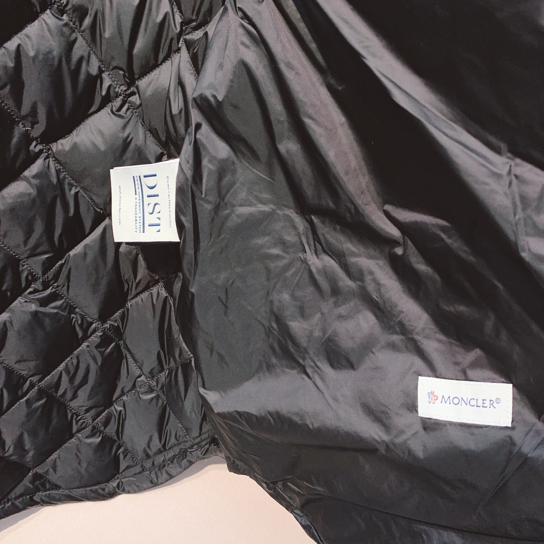 MONCLER 25S JACKET IN BLACK 039