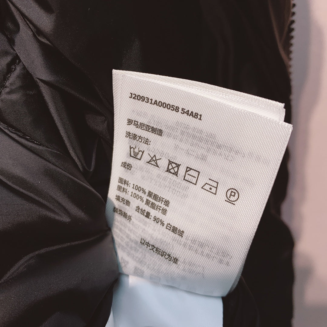 MONCLER 25S JACKET IN BLACK 039