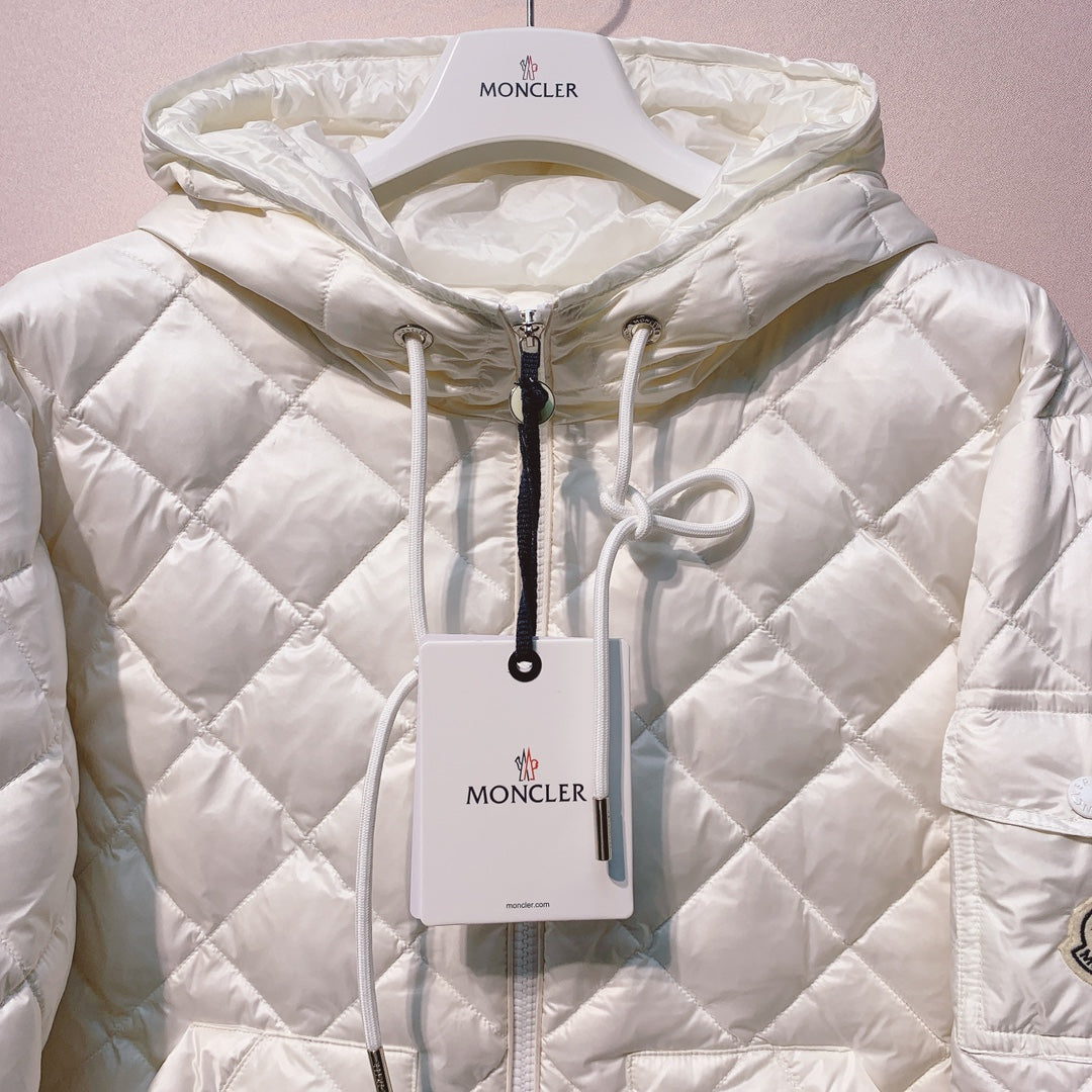 MONCLER 25S JACKET IN WHITE 040