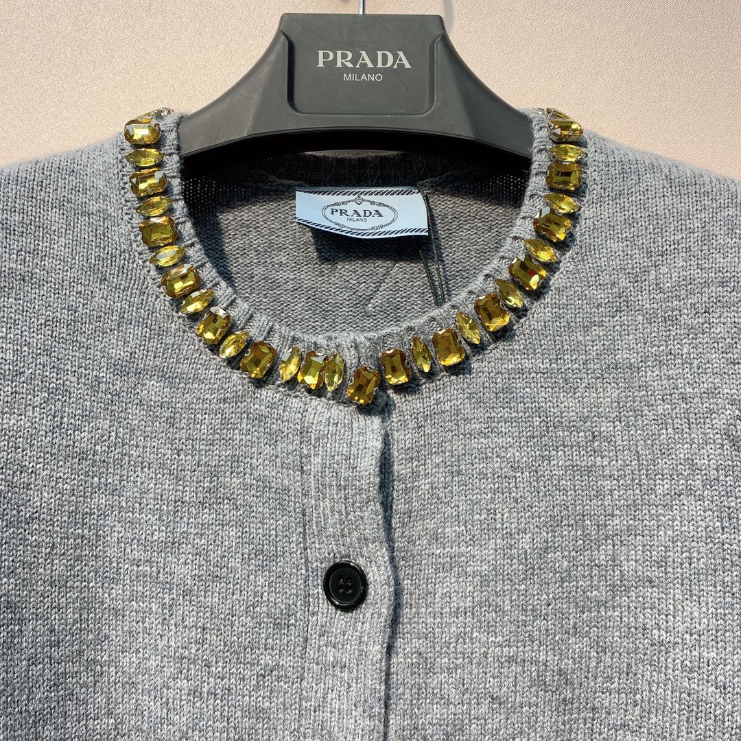 PRADA 25S CARDIGAN 437