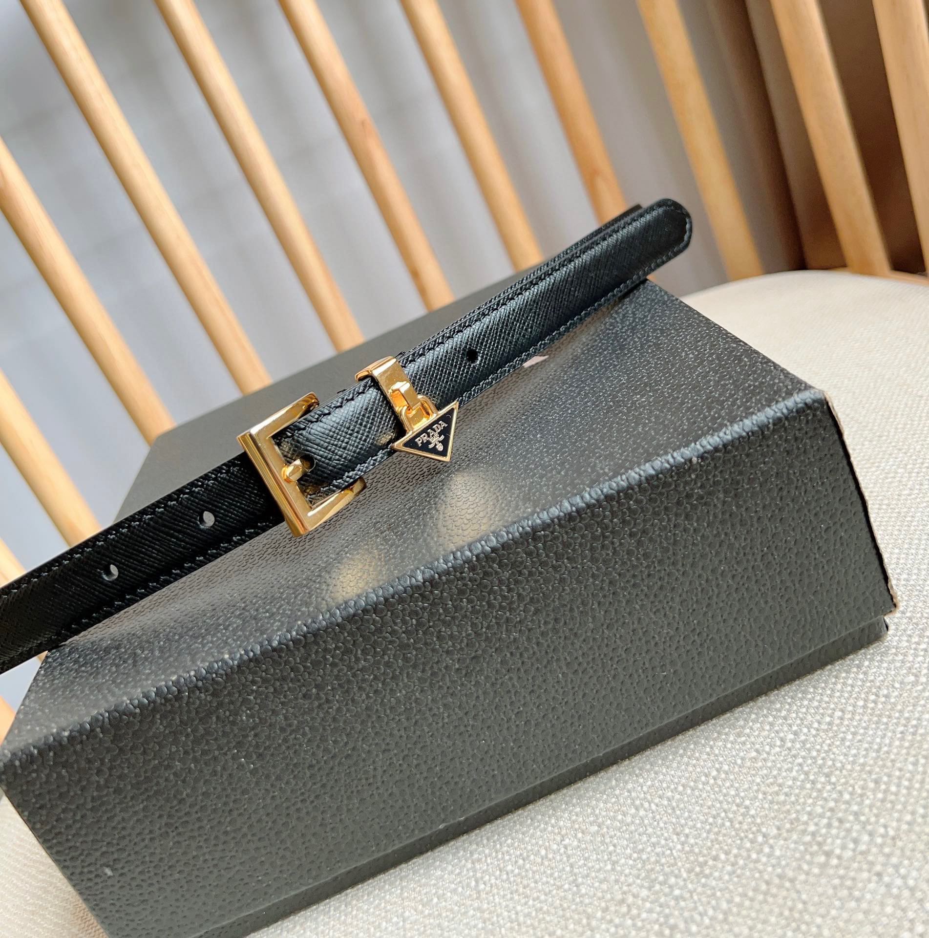 PRADA 25S BELT 15 MM IN BLACK CALFSKIN 571356