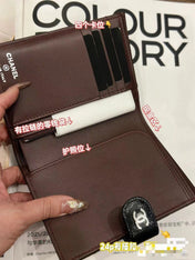 CC BIFOLD WALLET CAVIAR 14 BLACK GRAINED CALFSKIN