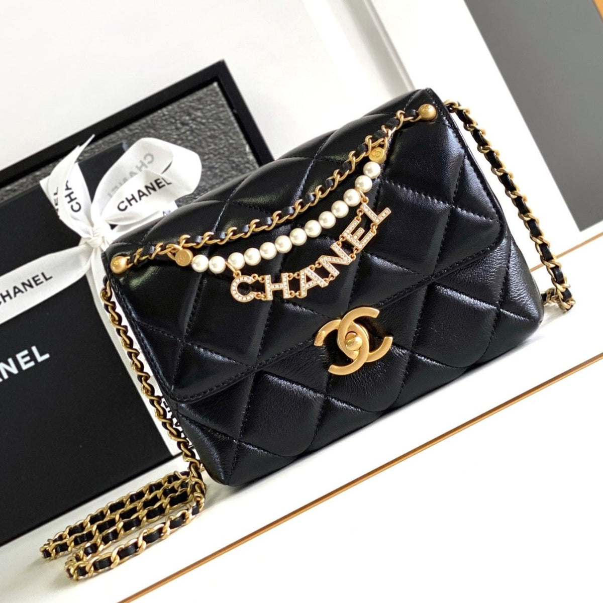 CC MINI 20 FLAP BAG IN BLACK LAMBSKIN GOLD HARDWARE