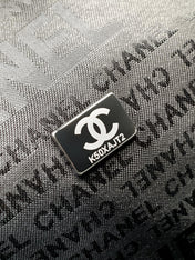 SHOULDER BAG 40 IN BLACK SOFT LAMBSKIN EMBOSSED LOGO SILVER HARDWARE