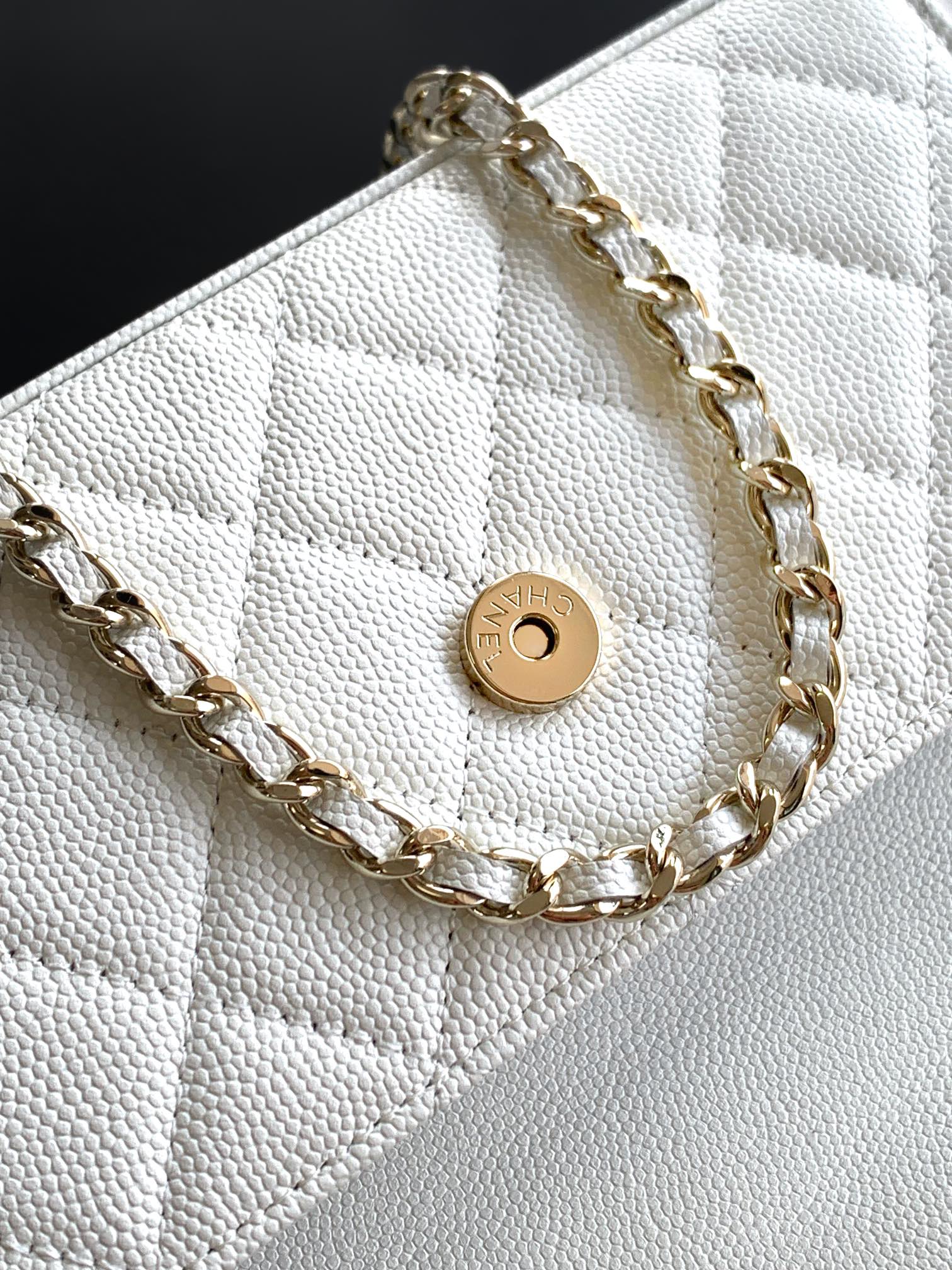 CHANEL 25S KELLY BAG 18 IN WHITE CAVIAR LEATHER WITH GOLD HARDWARE