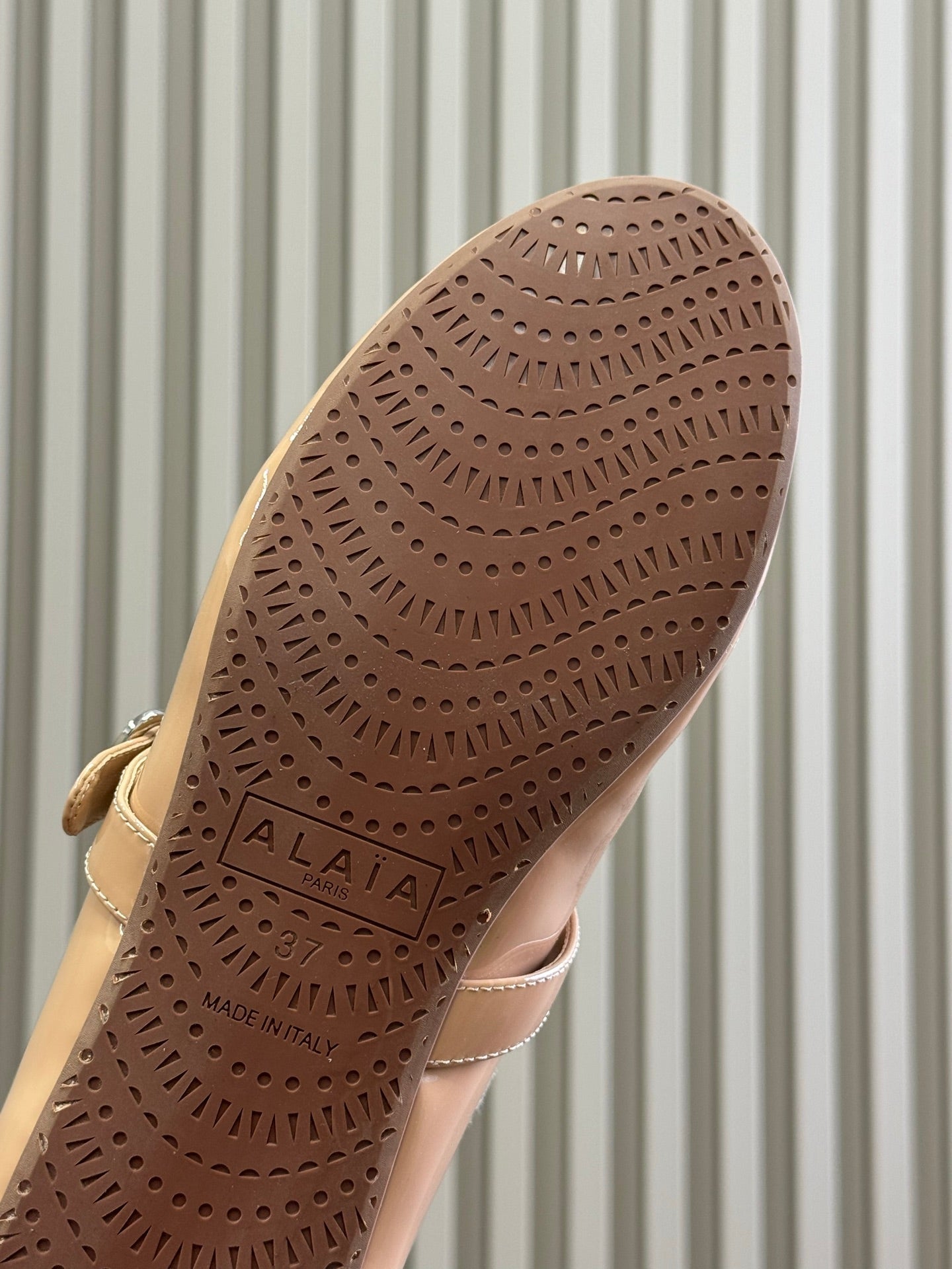 ALAIA 25S MARY JANE SHEARLING FLATS IN DARK NUDE GLOSSY CALFSKIN