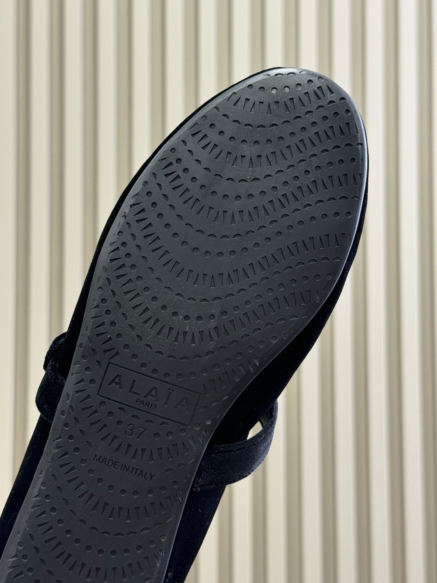 ALAIA 25S BALLET FLATS IN BLACK VELVET