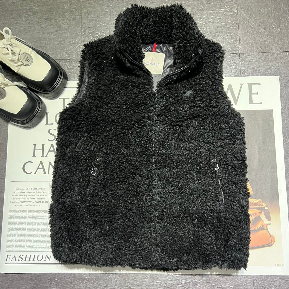 MONCLER 25S DOWN VEST 195