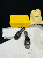 FENDI MEDIUM-HEELED 55 MM MULE IN BLACK LAMBSKIN WITH GOLD HARDWARE