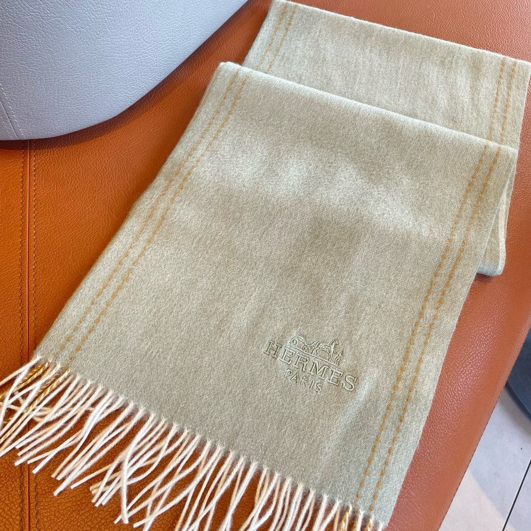 UNIE BRODEE GM MUFFLER IN PASTEL GREY CASHMERE