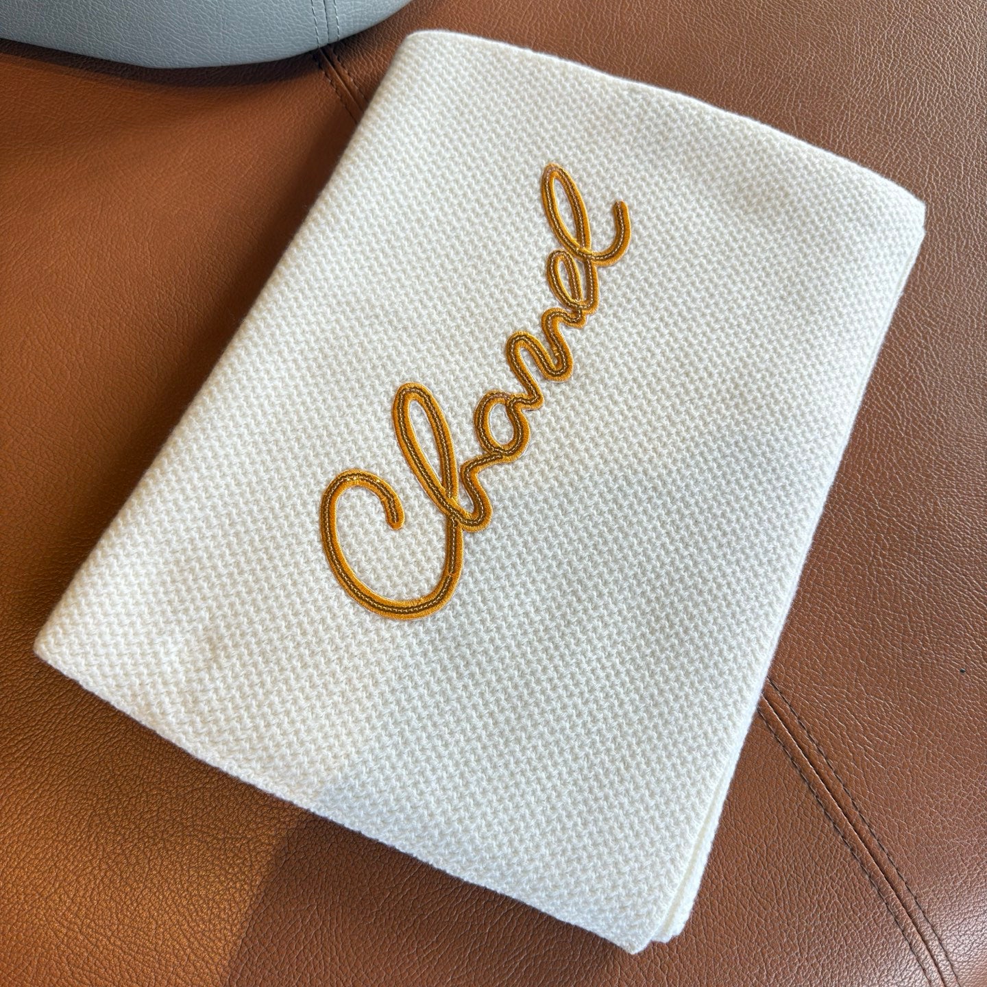 CHANEL 25S SCARF 180 IN CASHMERE 876131