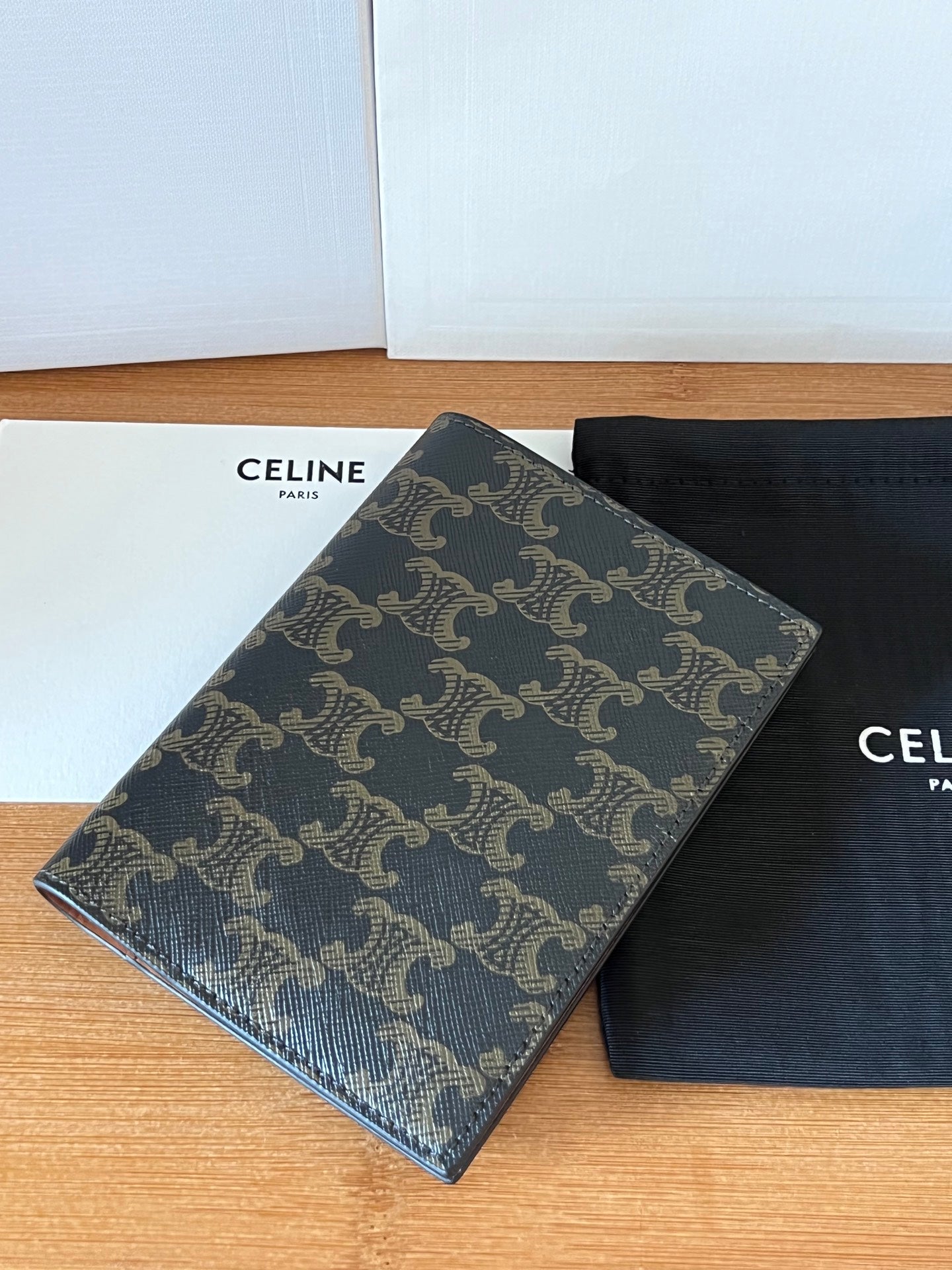 CELINE 25S PASSPORT HOLDER WITH LOGO PRINT 13 IN CALFSKIN